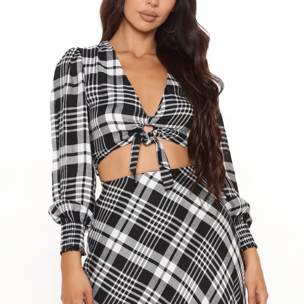 Black & white Plaid Top